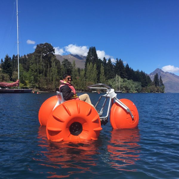 a small boat in a body of water